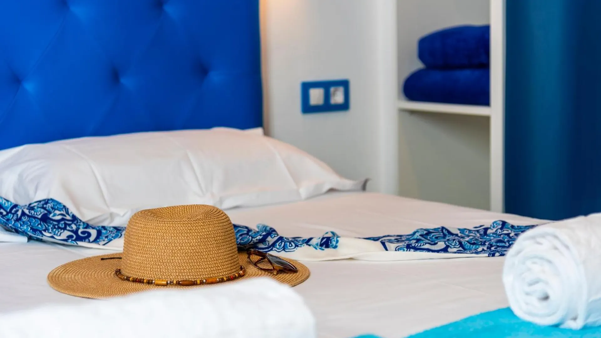 Okeanos Eco Guest House Los Abrigos Spain